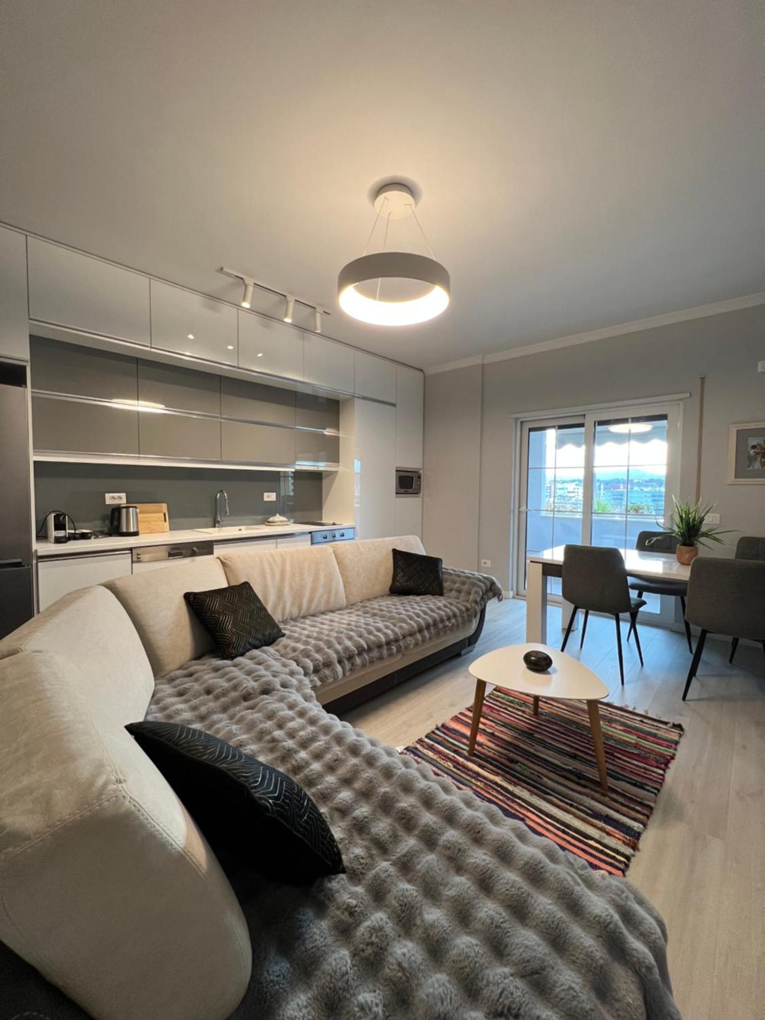 Tirana Gallery Apartment - City Center View Exteriér fotografie